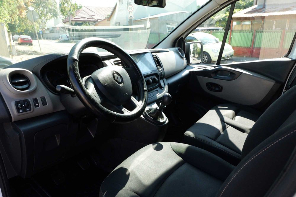 Renault Trafic 8+1 Extra Lung 2015