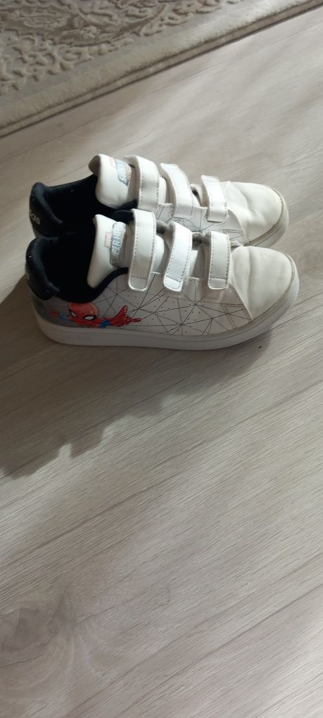 Маратонки Adidas