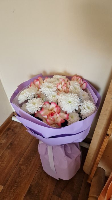 Свежий гүлдер бүгін сыйлаған.