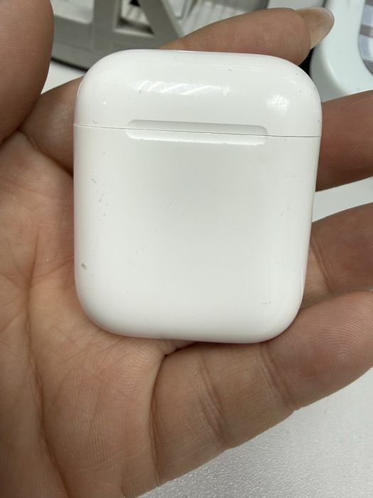 Продам Airpods оригинал
