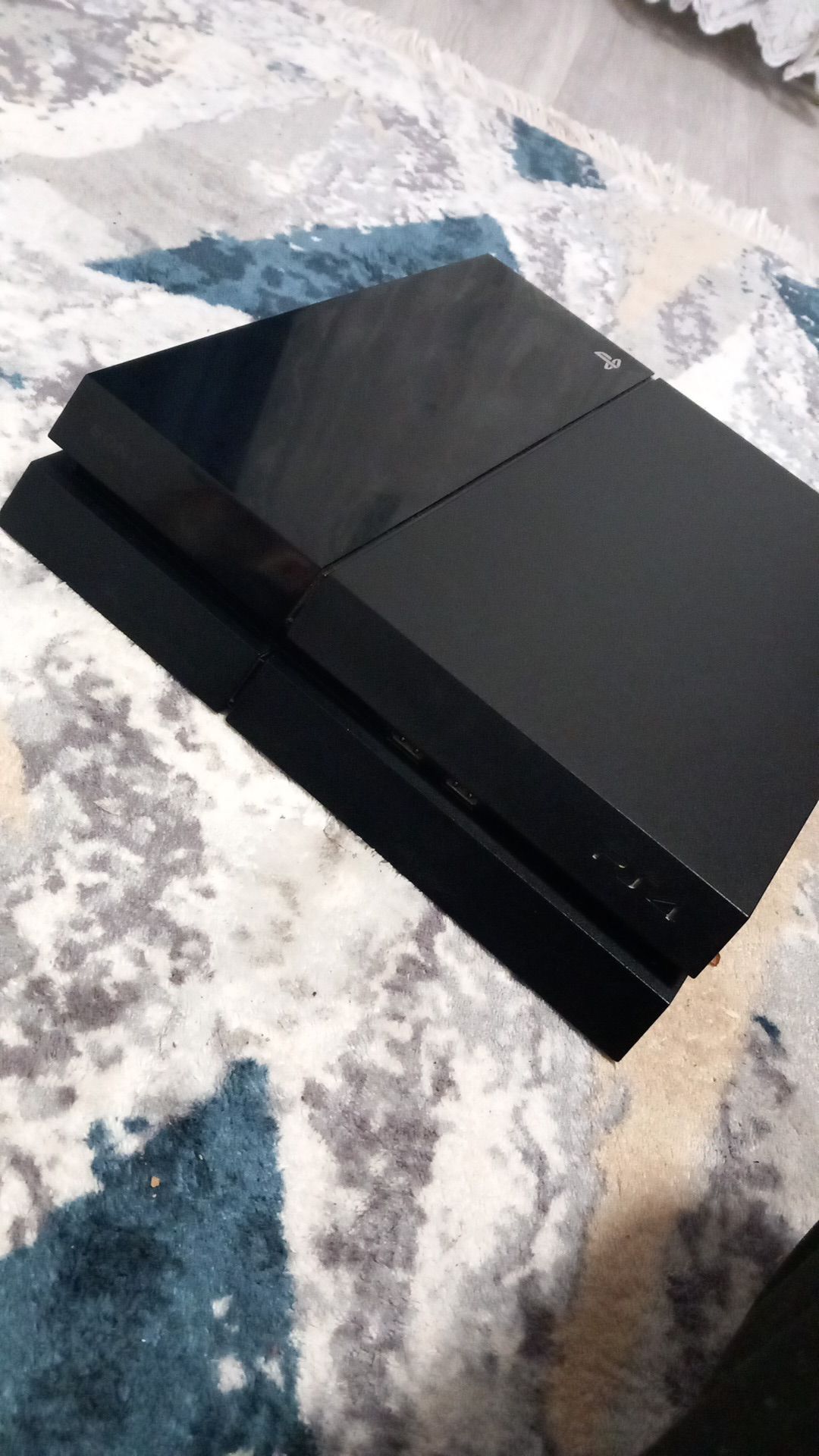 Vând urgent PS4 1TB  7jocuri 2console SUPER PREȚ