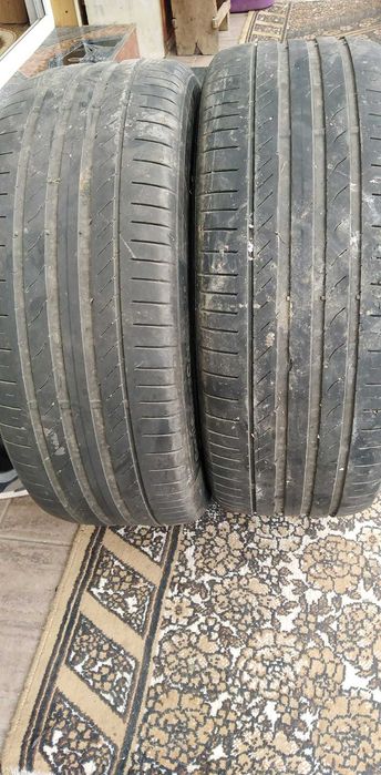 2x cauciucuri de vară CONTINENTAL 235/45/19 V XL în stare  foarte bună