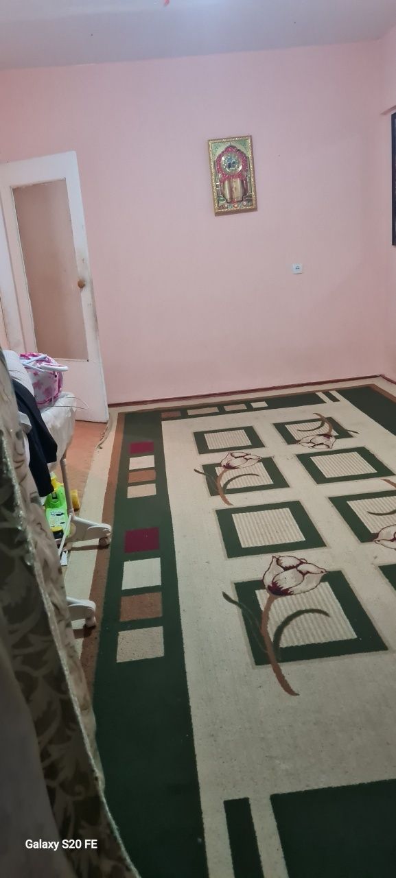 *3 комнатная. 2 этаж. Бал 2х6. Фархадский рынок