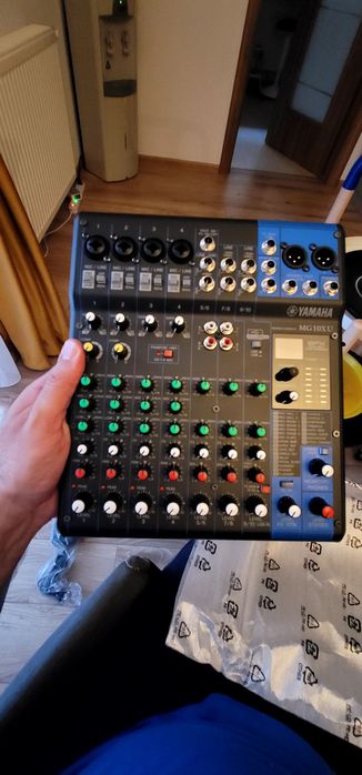 Mixer Yamaha MG10XU Cu Efecte Pasiv Analog si Case