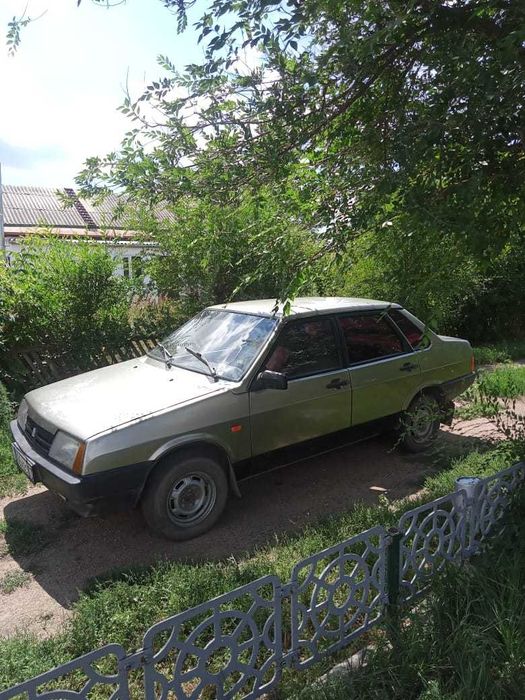 Продаю машину нива 21099