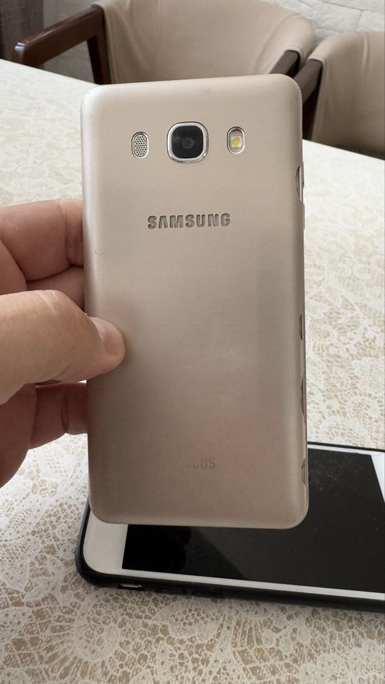 iPhone 6s 128gb  samsung j5 16gb
