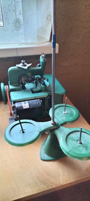 Продам оверлок в хорошем состоянии