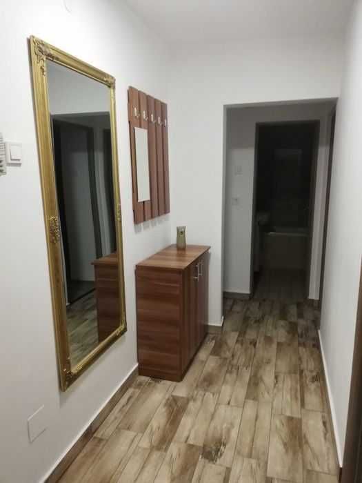 Închiriez apartament cu doua camere