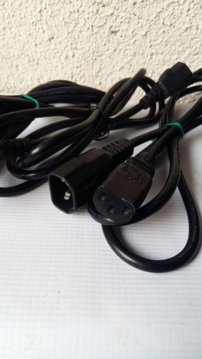 Cablu iesire UPS mufa IEC 320 C14 tata IEC 320 C13 mama