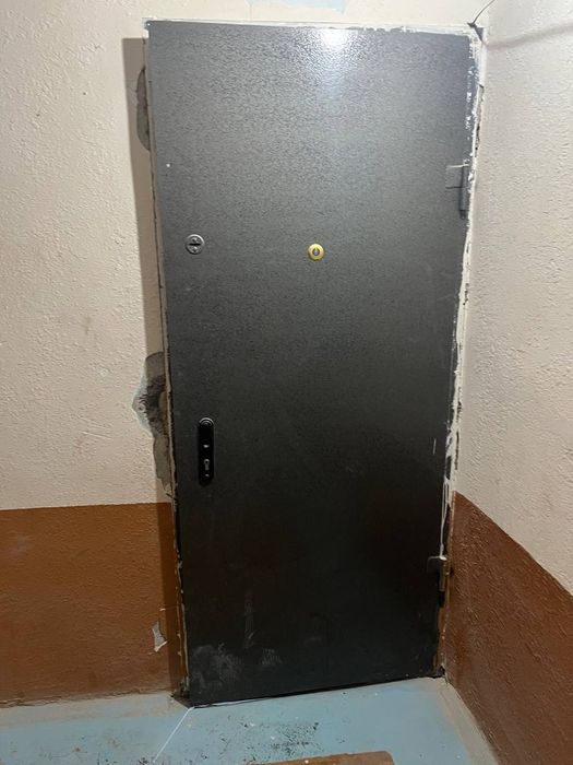 Дверь для дома вход