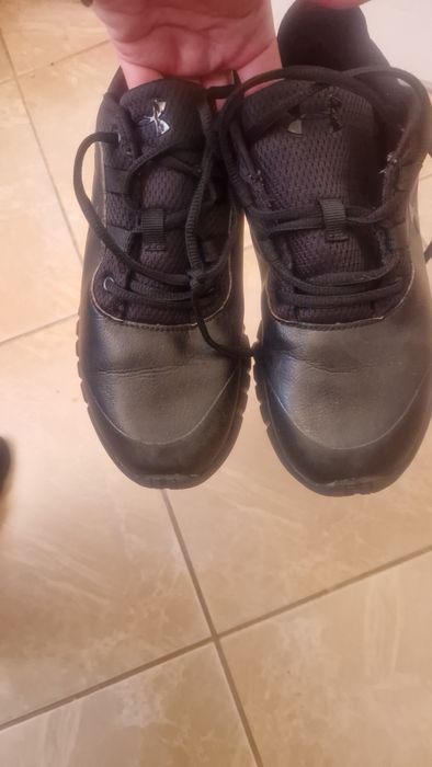 Маратонки under-38,5 номер