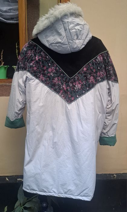 Пуховик женский .