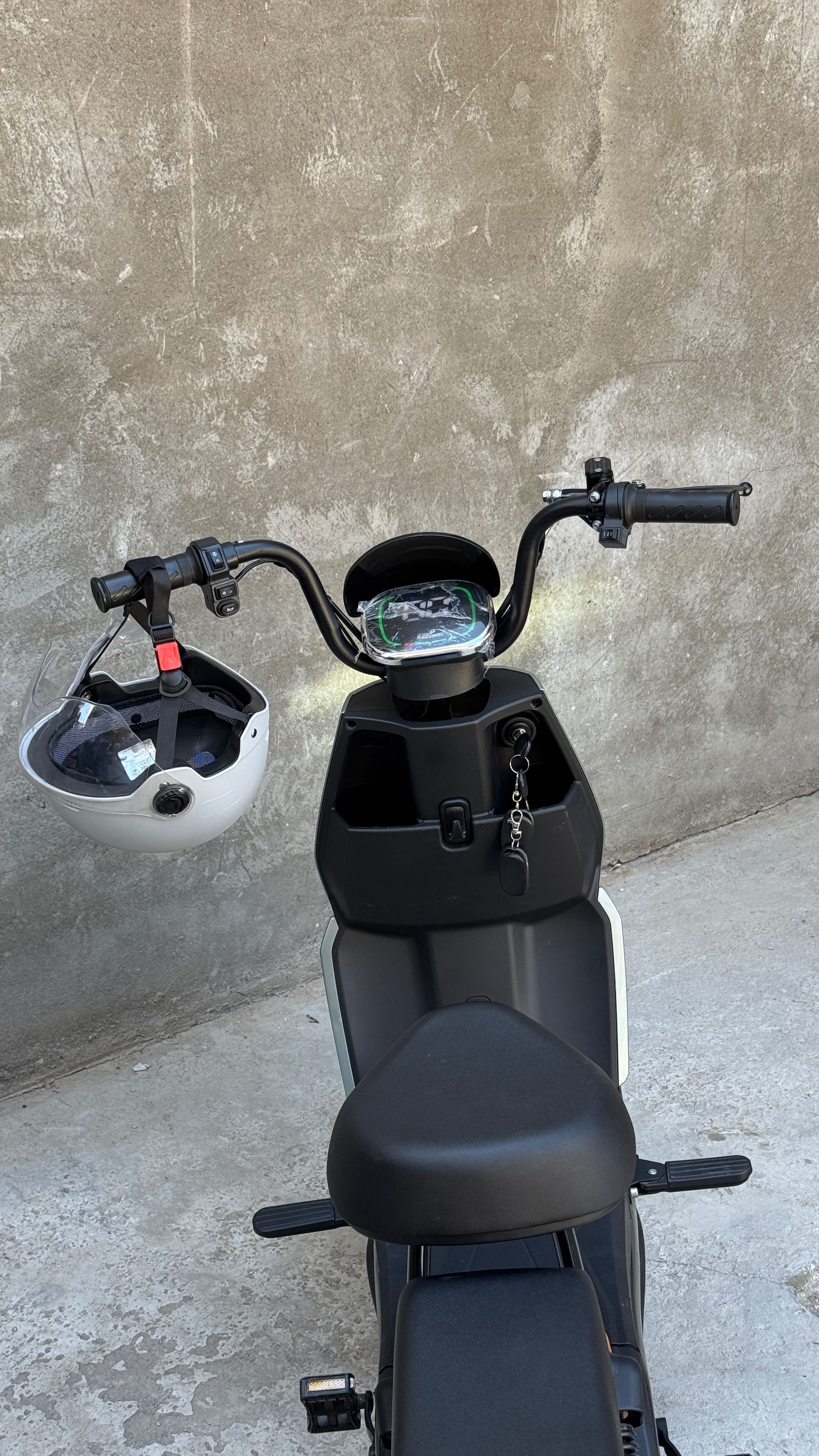 Электроскутер Беркут 60V 500W — до 40 км/ч, полный комплект