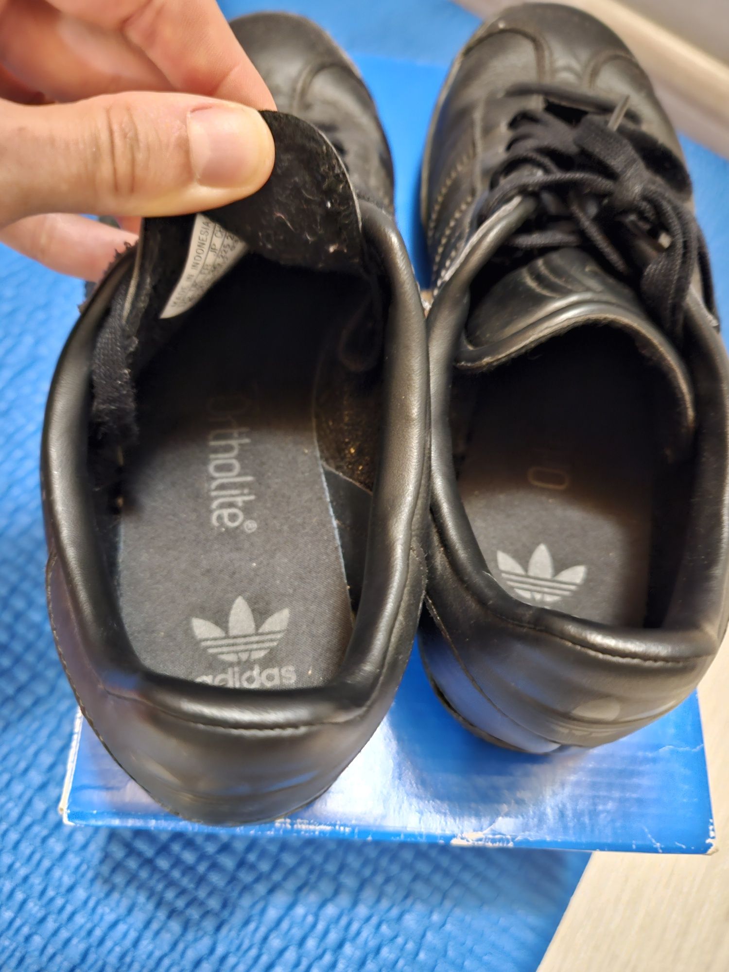 Маратонки Reebok и Adidas