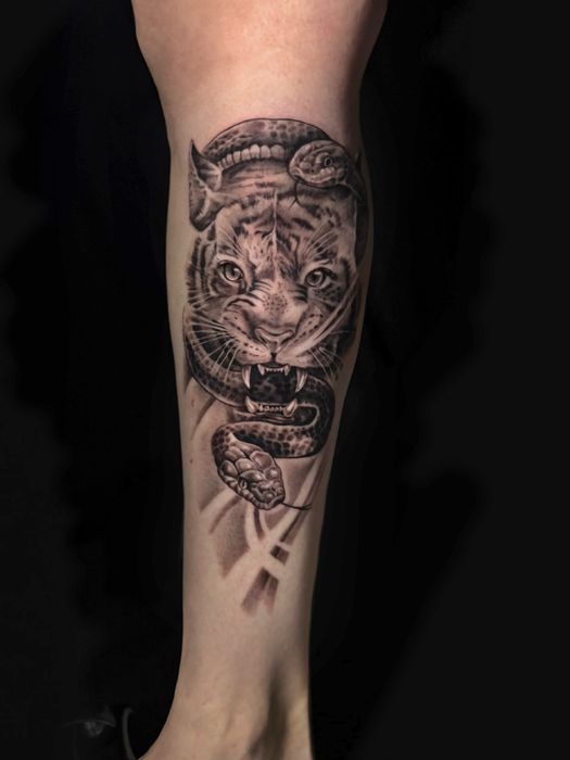 Татуировка художественная.