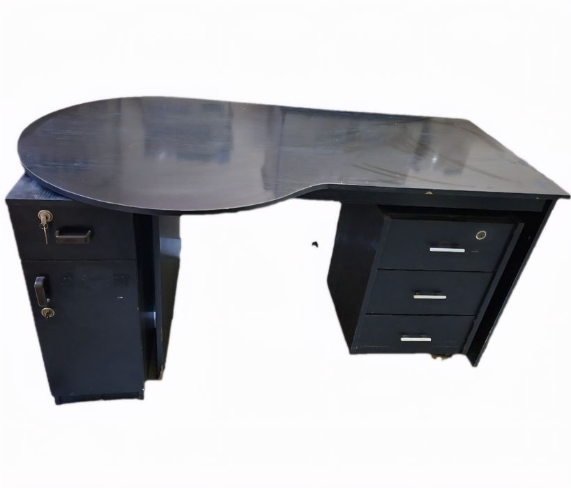 Бюро работно с две шкафчета и маса