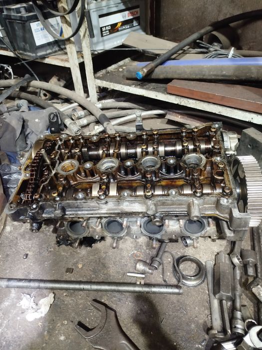 Глава АУДИ А4 продавам