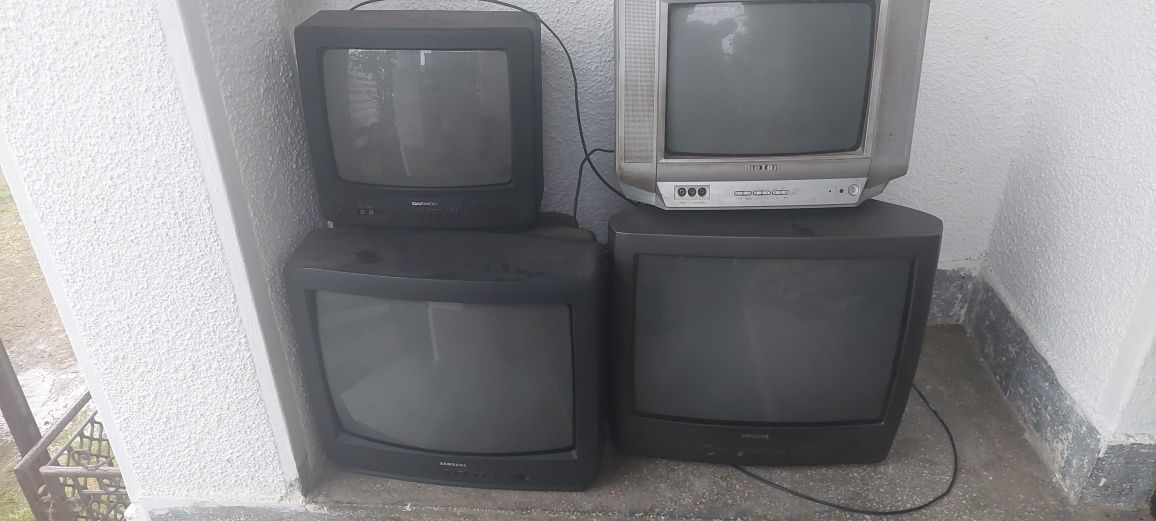 Televizoare vechi.