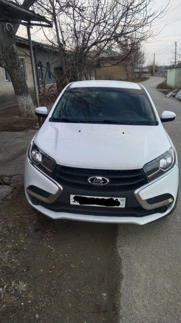 Srochna. Sotiladi yoki obmen. Lada xray 2020