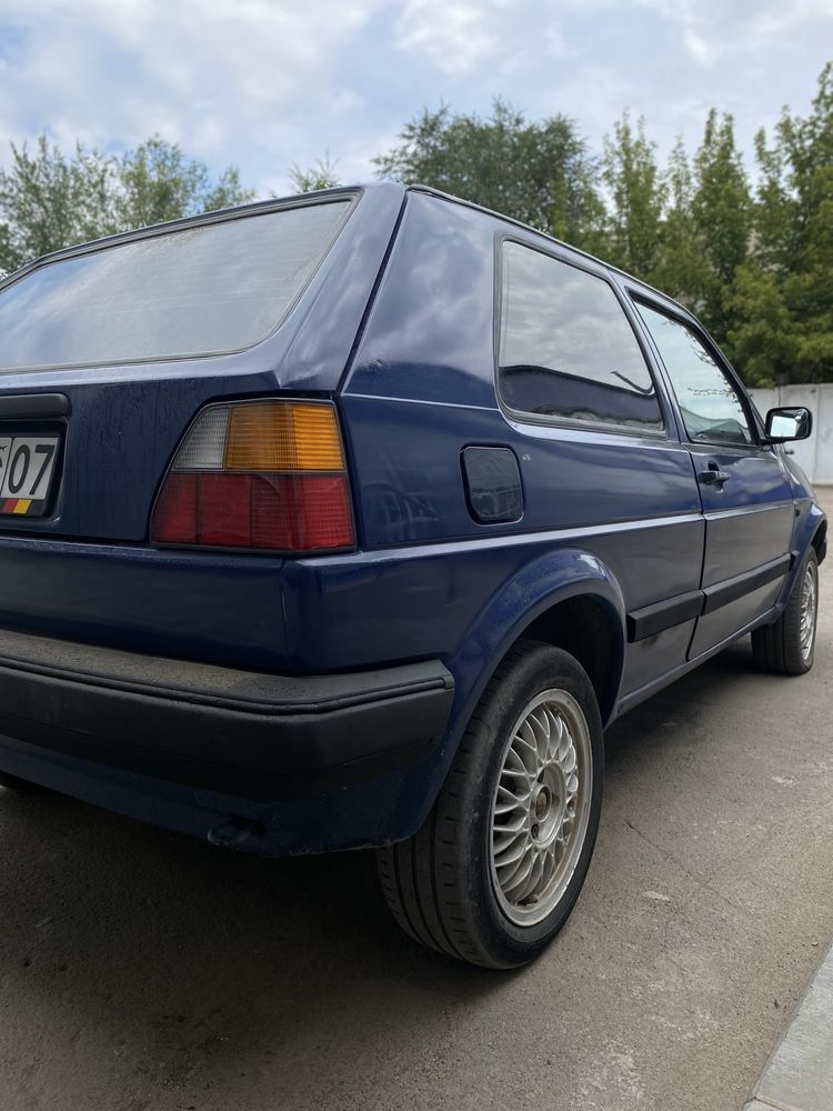 автомобиль гольф 2