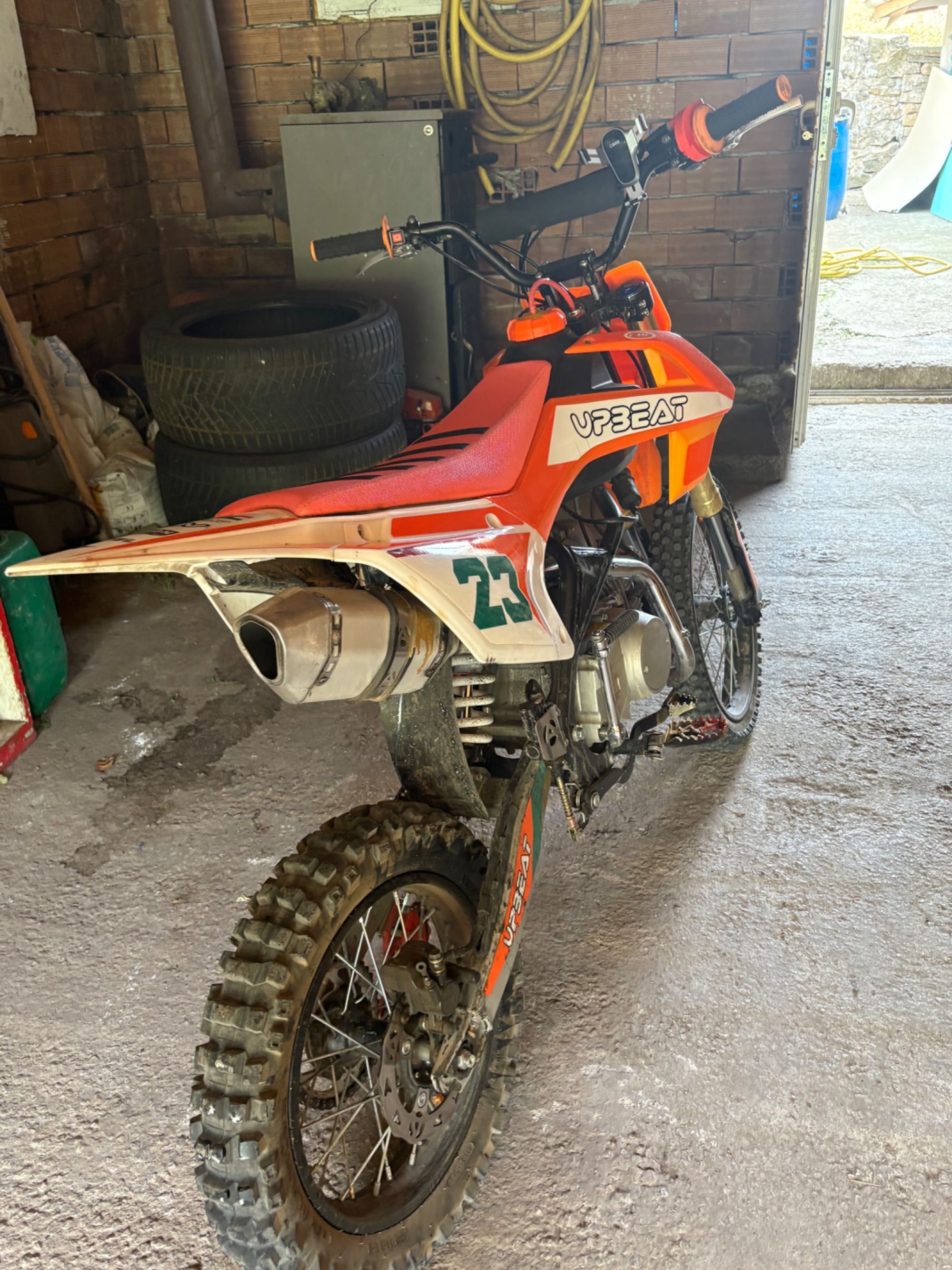 Продавам мотор upbeat 125 cc