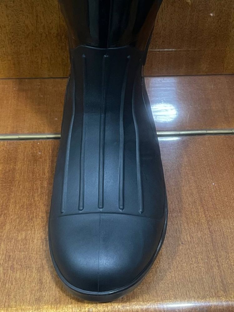 Резиновые сапоги из ПВХ
