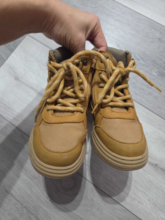 Ghete Zara masura 26, purtati putin