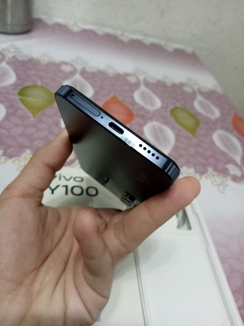 Vivo Y 100  2 oy ishlagan