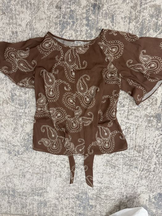 Женский киімдерді беремін