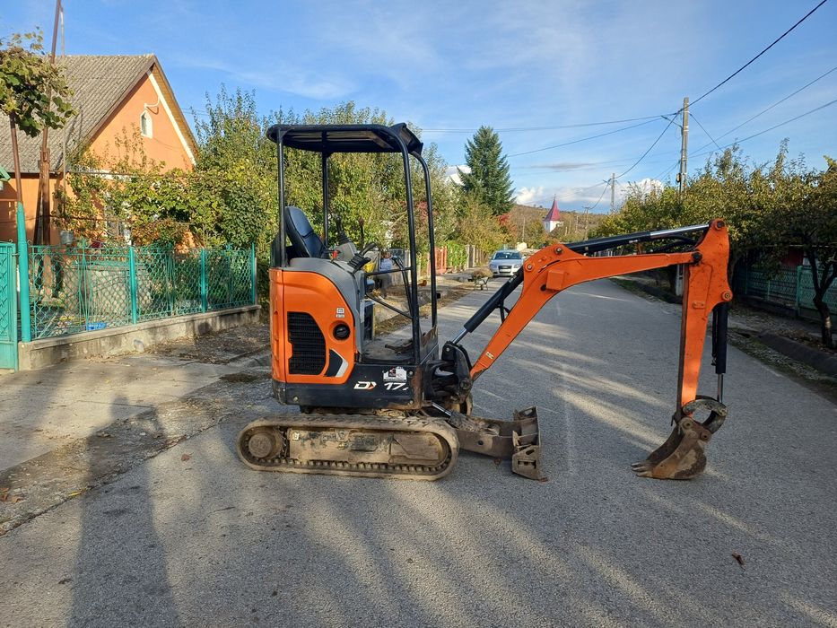 Miniexcavator doosan (bobcat)