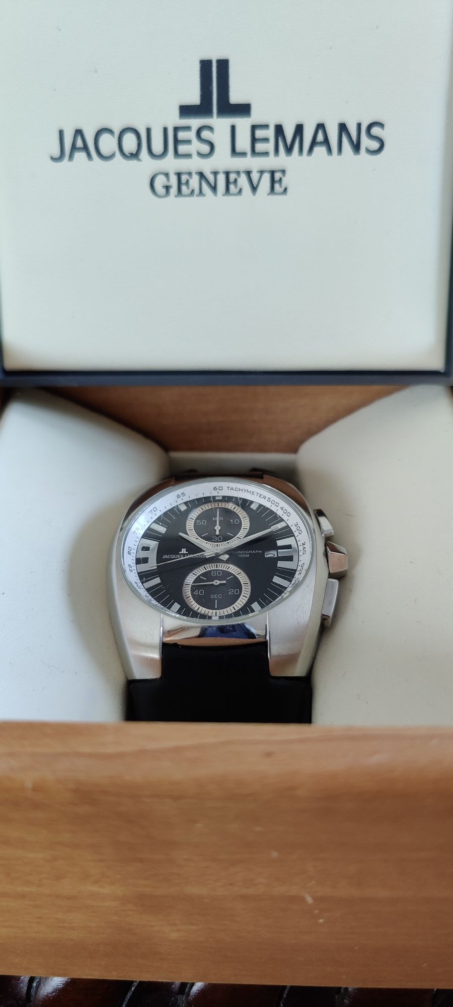 Часовник Jacques Lemans