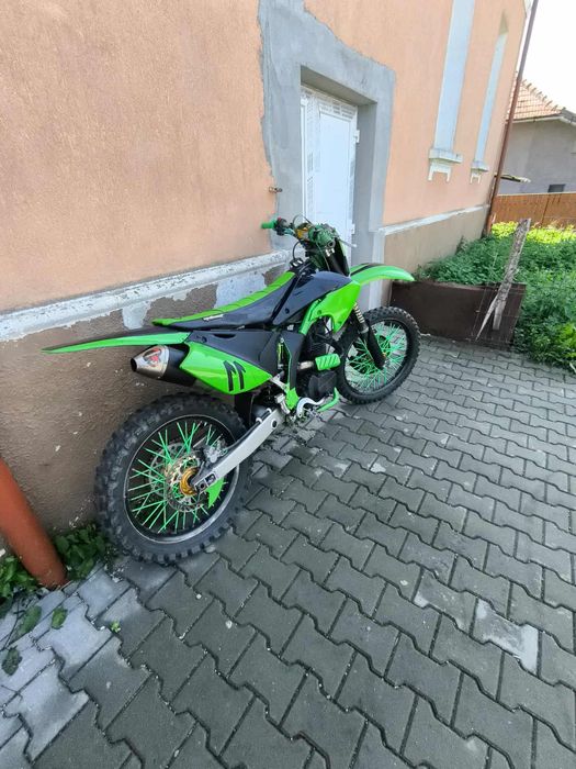 Vând cross 250cc