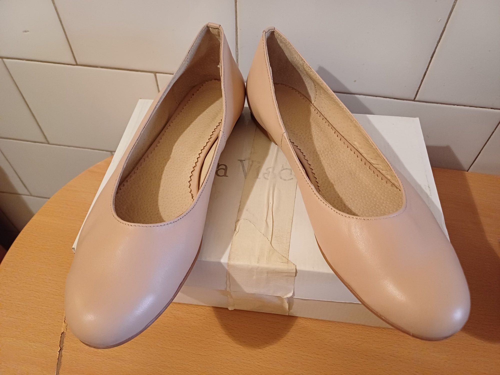 Pantofi superbi din piele 41 Nude NOI NOUTI