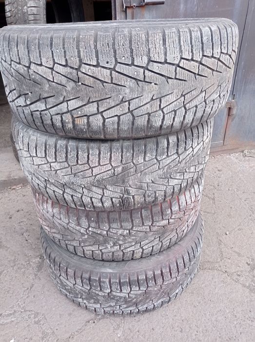 Резина зимняя на 18