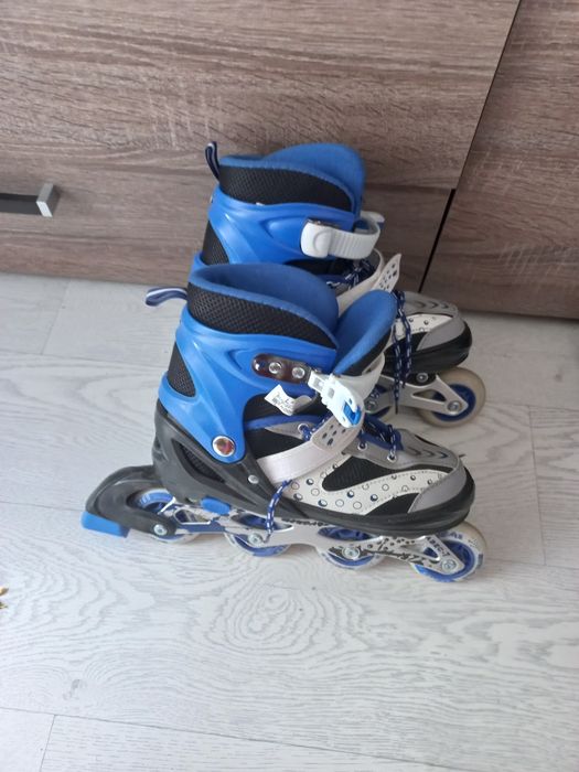 Продается р 38-41 в хорошем состоянии ролики. Отдаём за 10000 тг