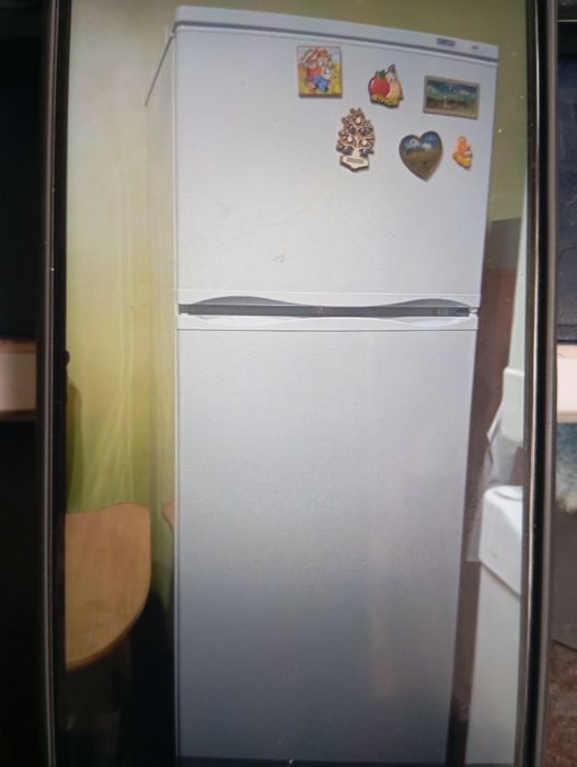 Продам холодильник Атлант 2020 года.Холодильн дБик неисправный.