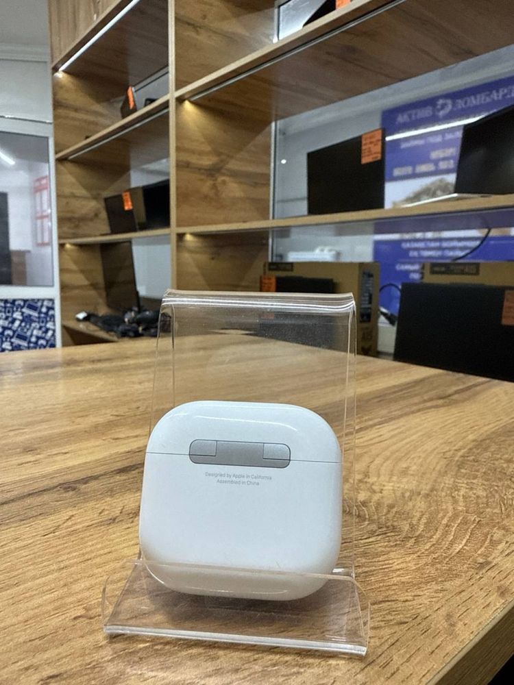 AirPods 4 series