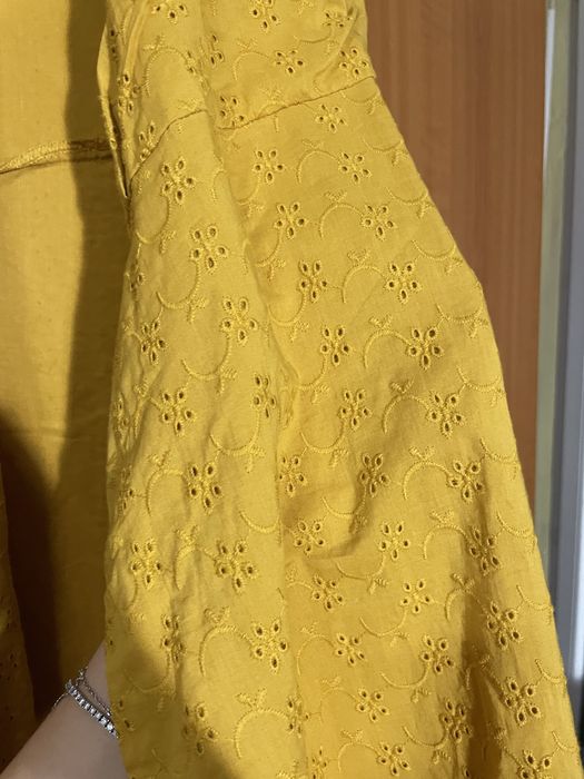 Жълта /охра/ рокля