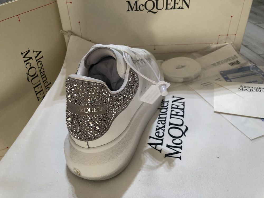 Adidasi Alexander McQueen Premium