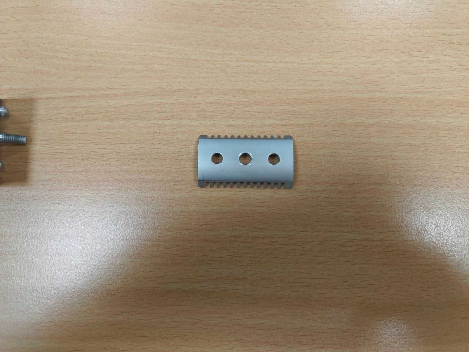 iKon Open Comb - глава за класическа самобръсначка