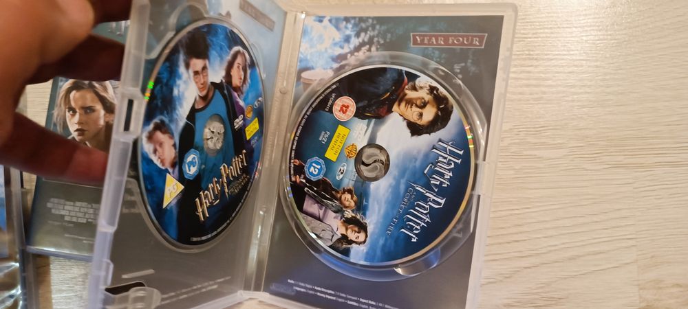Ди ви ди дискове с филмите на Хари Потър