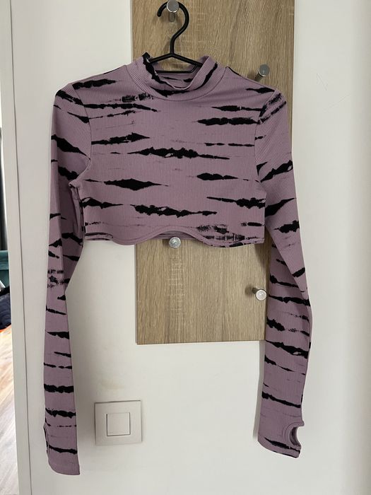 Crop top cu maneca lunga