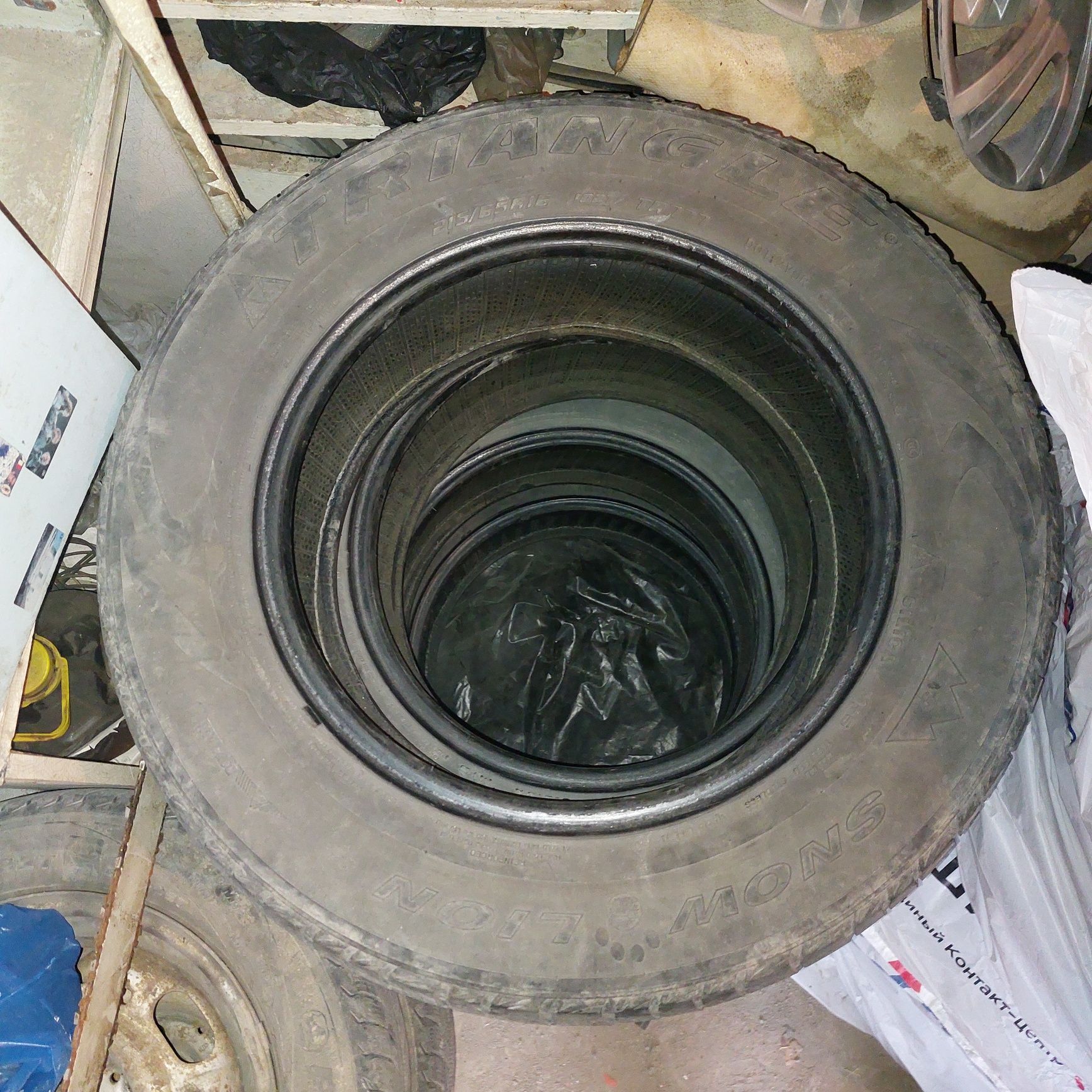 Шины б/у в среднем состоянии, 2 комплекта 215/65/R16