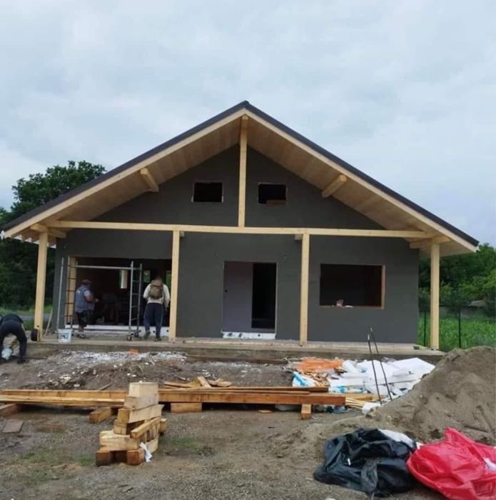 Case pe structura metalica