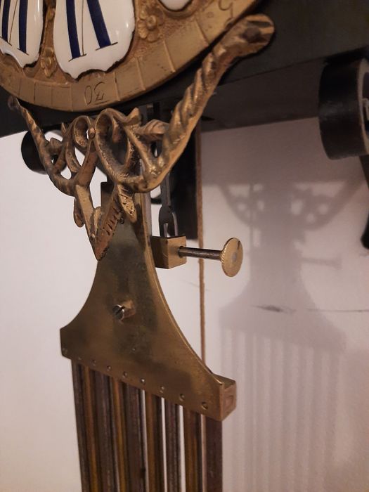 Ceas de perete cu secundar central, comtoise, roata cu pini, sec 18