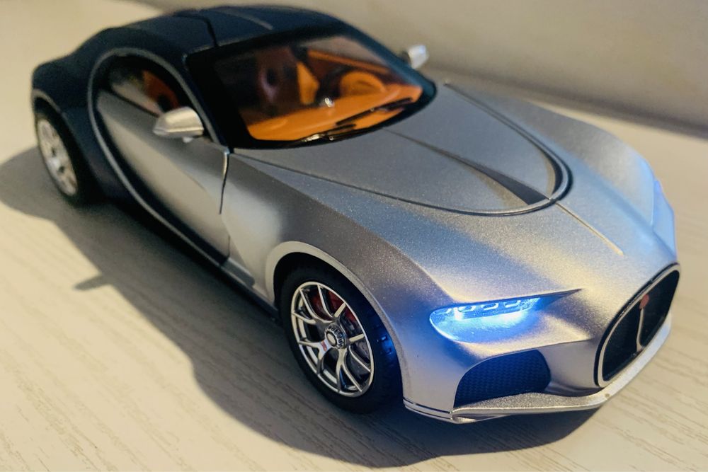 Modelka. Bugatti 1:24 masshtab
