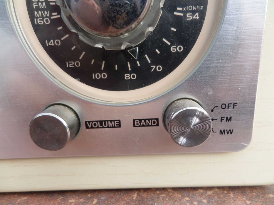 Radio de calitate,carcasa din lemn auditie super