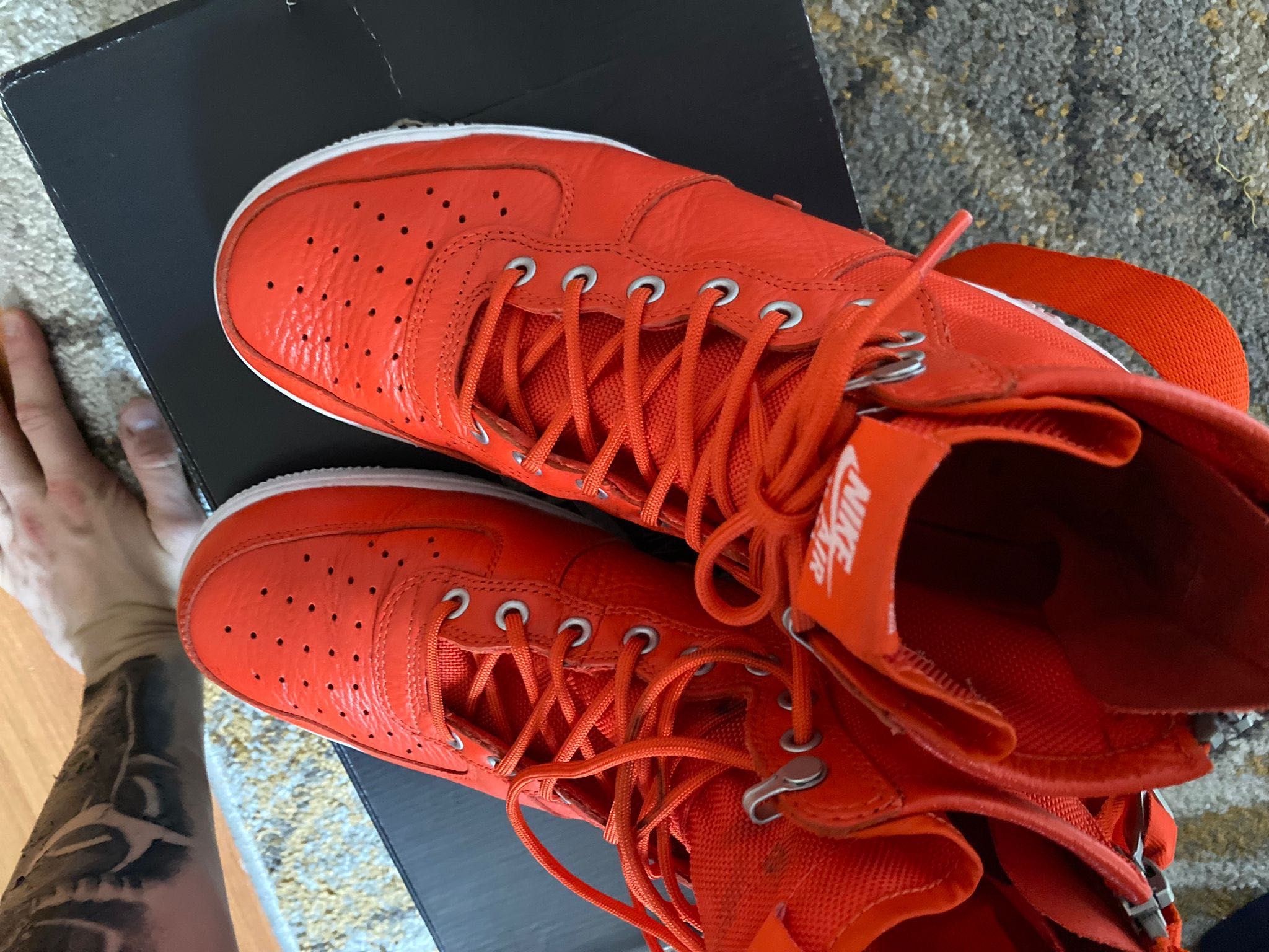 Air Force 1 SF Orange Team, 44 (10 US)