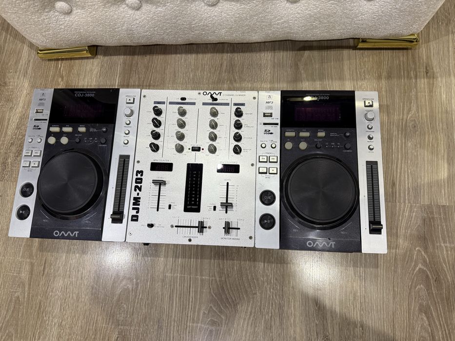 * DJ пульт набор mp3 USB и разьем под флешку в хорошем рабочем состоян