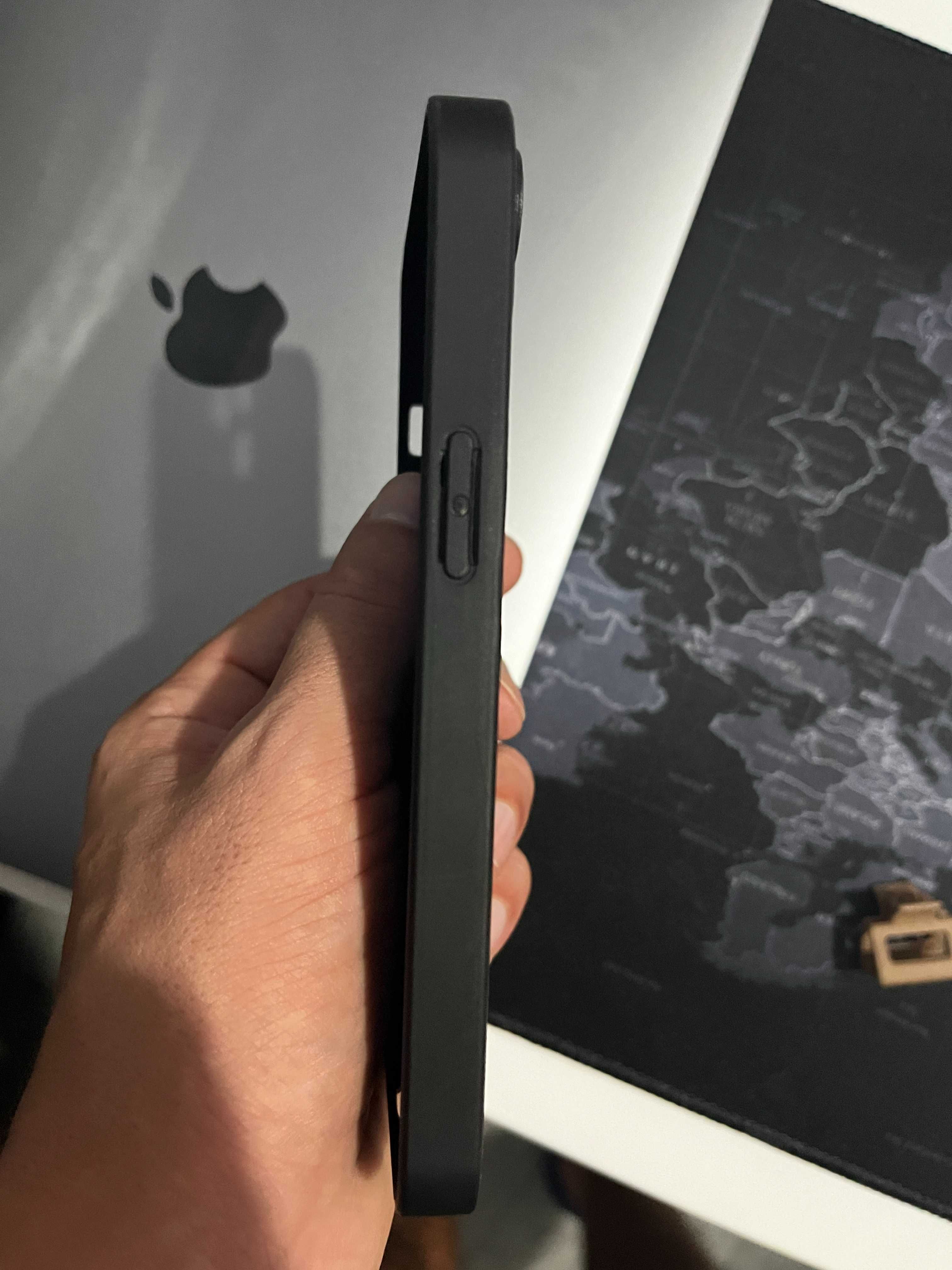 Кейс стъклен матов черен Iphone 13